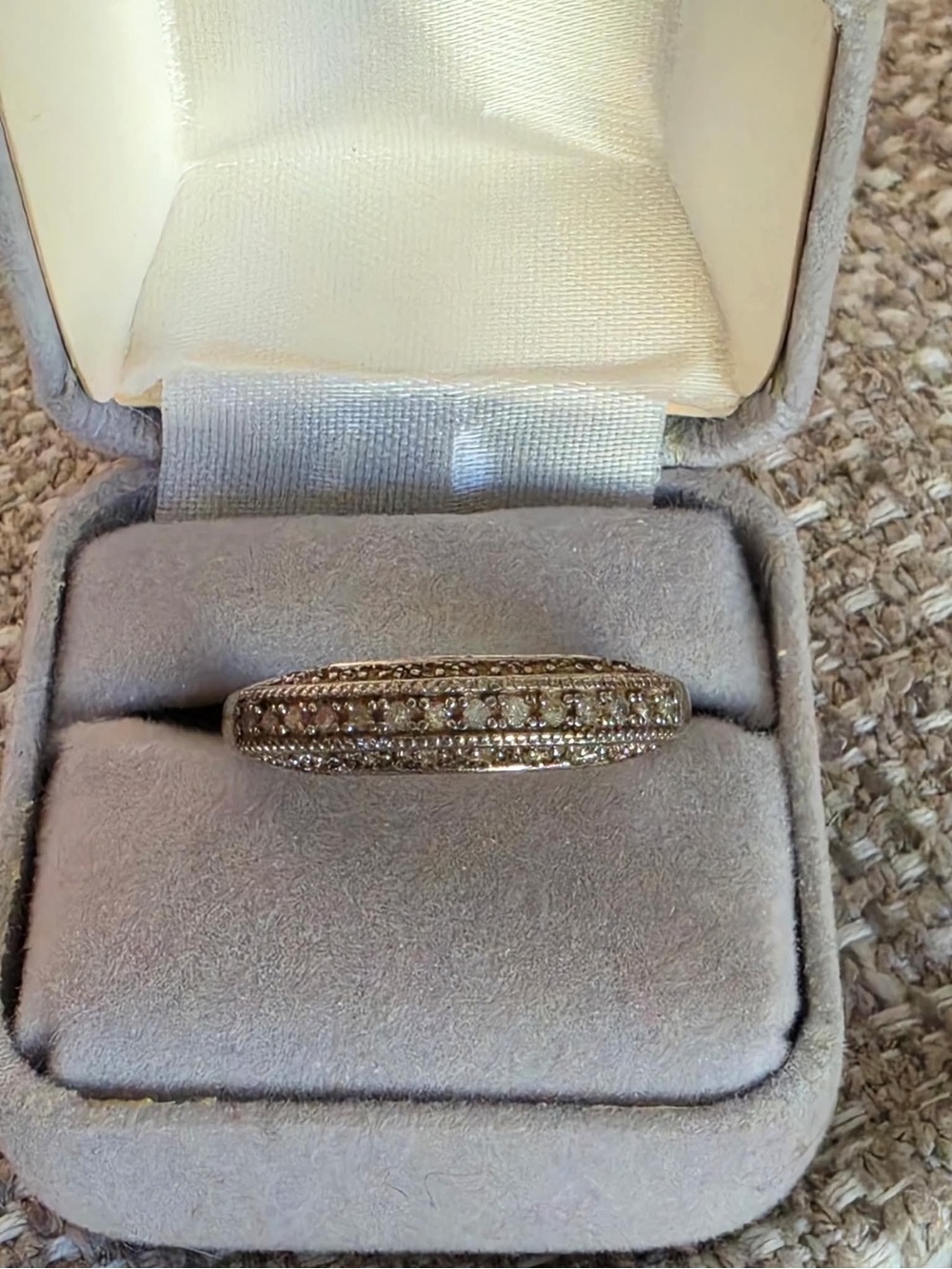 D’Joy Diamond ring (8) 925 sterling silver